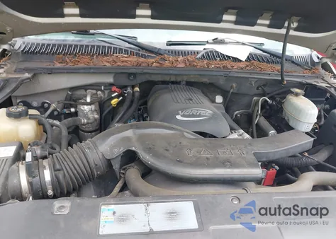 2004 Chevrolet Tahoe Z71 z USA, uszkodzony, nr VIN 1GNEK13Z84R111386